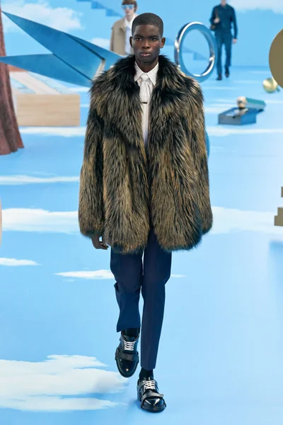 Look 37